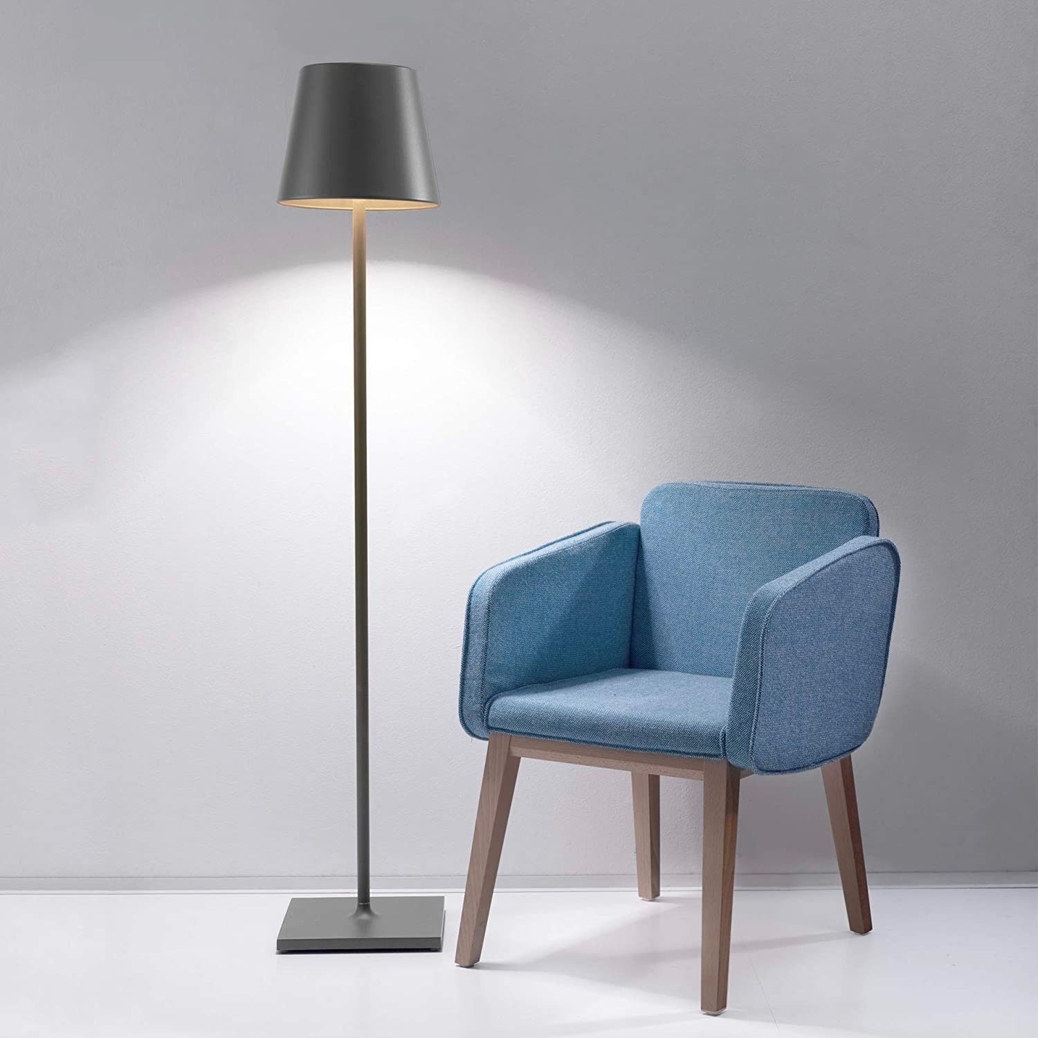 479,95 € 免费送货 | 落地灯 10W 54×37 cm. 可调光 LED 有机玻璃. 黑色的 颜色
