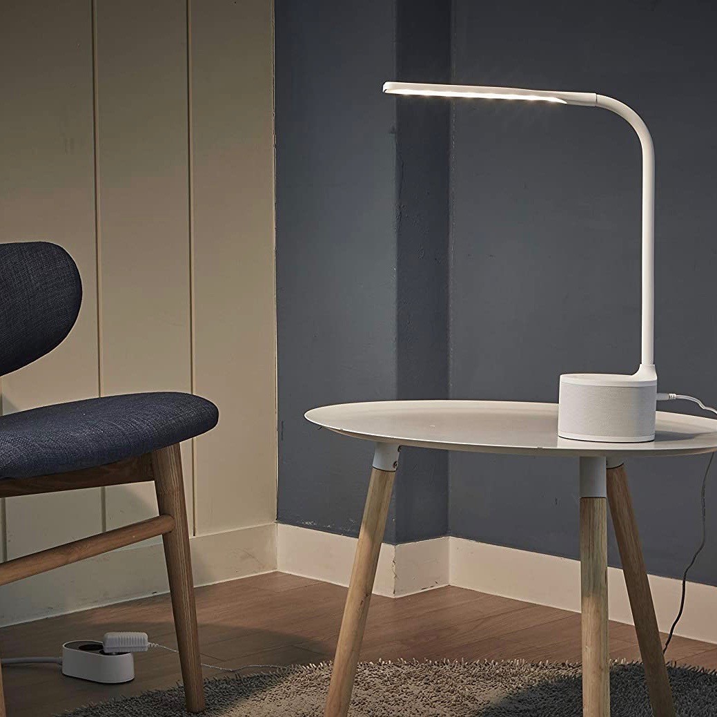 38,95 € Free Shipping | Desk lamp 38×29 cm. Bluetooth speaker. USB charger White Color
