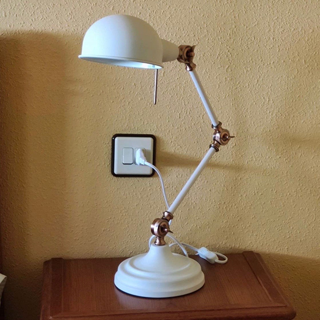 69,95 € Envio grátis | Lampada de escritorio 9W 3000K Luz quente. 68×17 cm. Articulável Alumínio. Cor branco