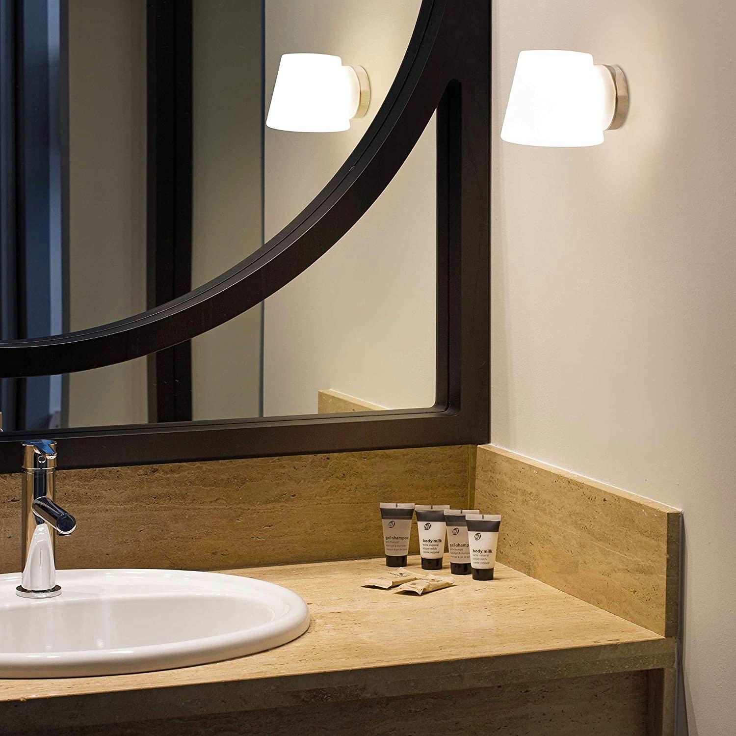 64,95 € Envio grátis | Luz de parede interna 6W Ø 14 cm. Alumínio e cristal. Cor branco