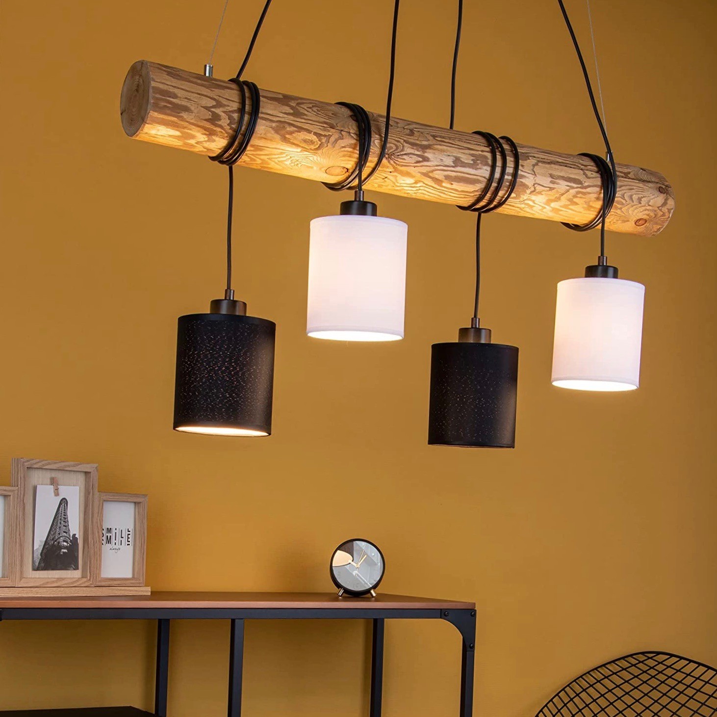 131,95 € Envio grátis | Lâmpada pendurada 140×90 cm. 4 pontos de luz. altura ajustável Metais, madeira e vidro. Cor castanho