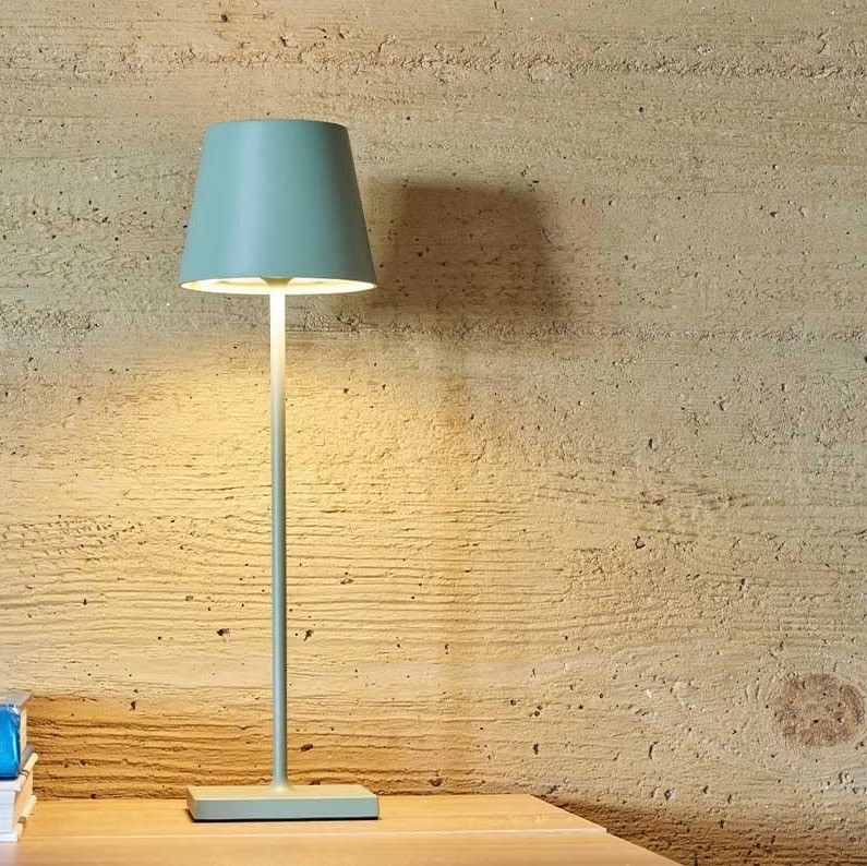 127,95 € Envío gratis | Lámpara de sobremesa 2W 38×10 cm. LED. Conexión inalámbrica. Táctil Acero inoxidable y aluminio. Color verde