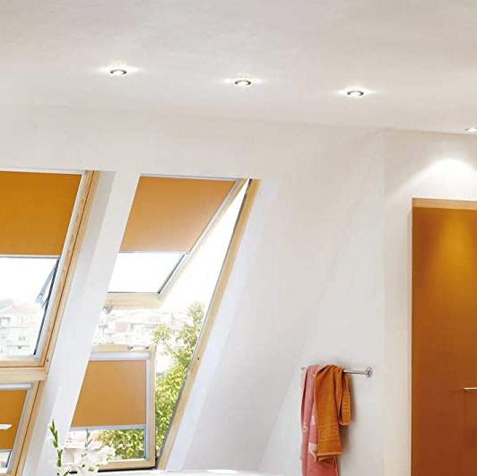 138,95 € Envio grátis | Caixa de 3 unidades Iluminação embutida 20W 2700K Luz muito quente. 9×9 cm. LED ajustável Alumínio. Cor cromado