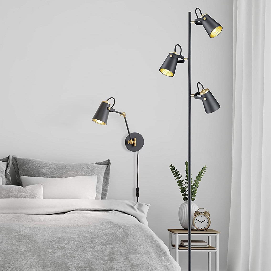 124,95 € Kostenloser Versand | Stehlampe Trio 160×38 cm. Dreifach verstellbarer Strahler Metall. Schwarz Farbe