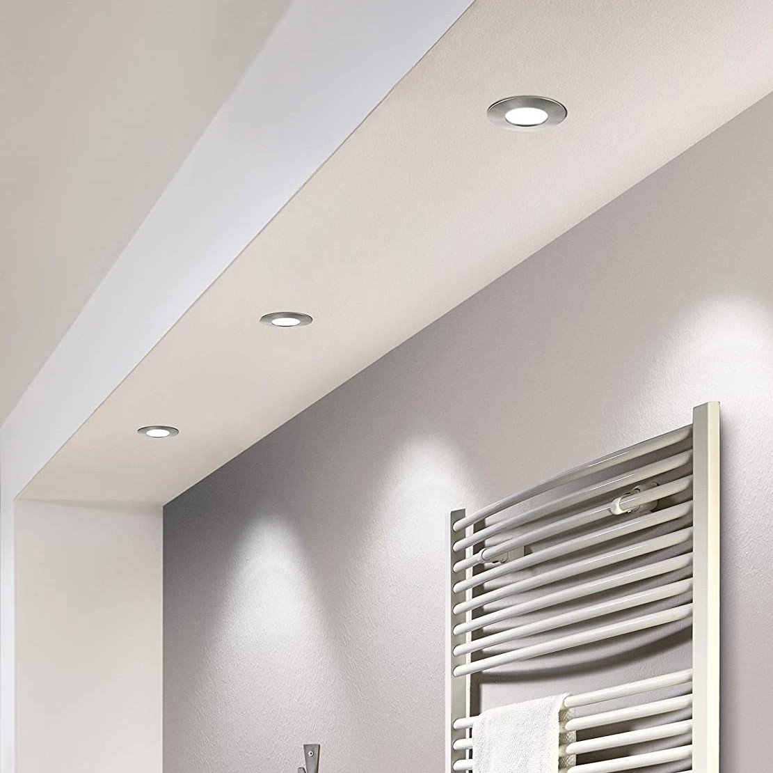 69,95 € Envio grátis | Caixa de 3 unidades Iluminação embutida Eglo 18W 8×8 cm. Aço. Cor prata