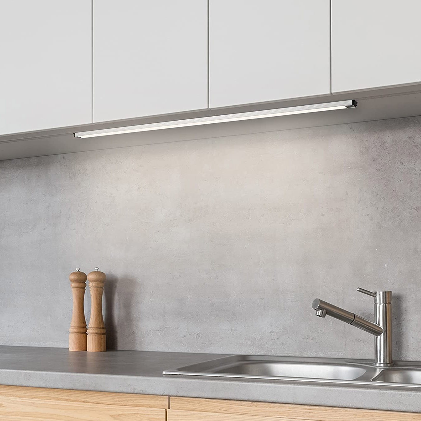 85,95 € Spedizione Gratuita | Lampadina LED 15W LED 18×12 cm. Alluminio. Colore grigio