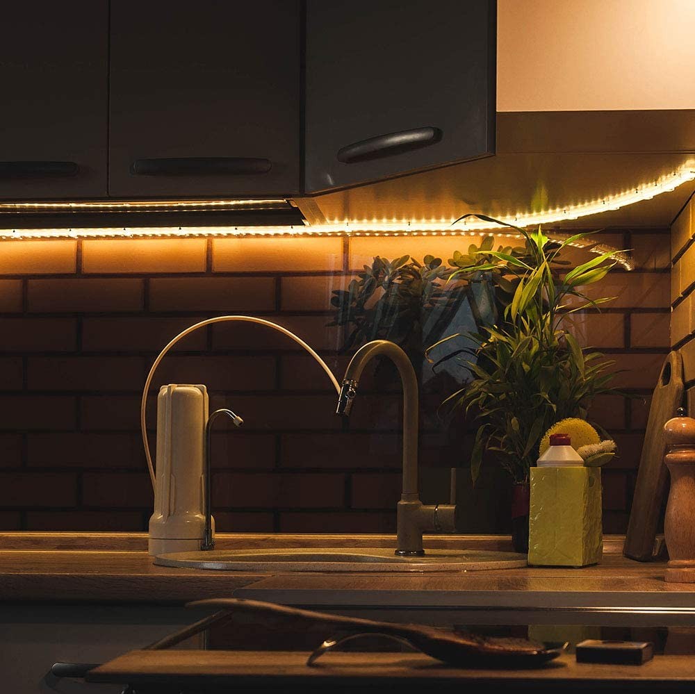95,95 € Envio grátis | Tira e mangueira de LED 21W LED 500 cm. 5 metros. Bobina de tira de LED Cor branco