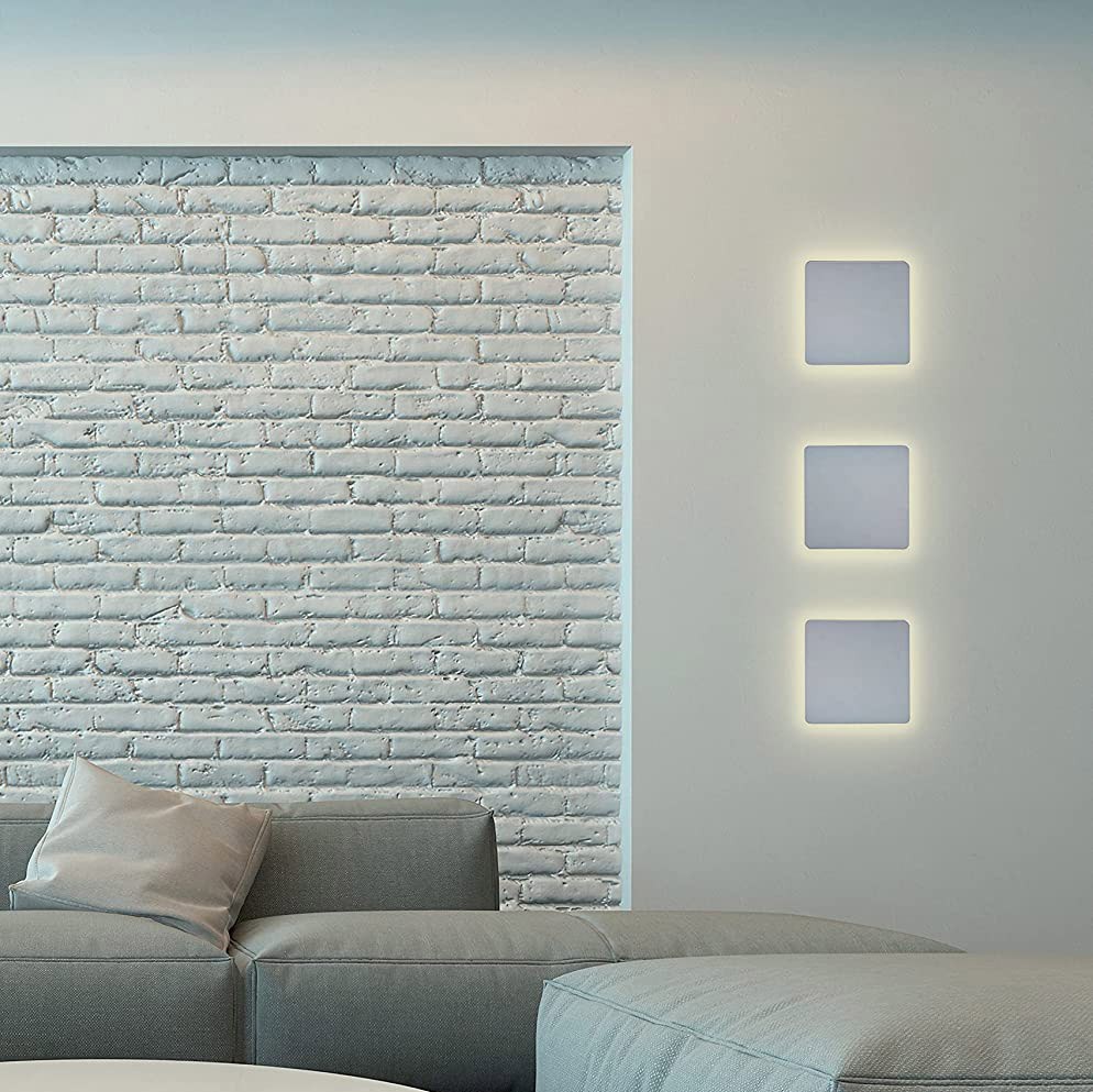 102,95 € Kostenloser Versand | Innenwandleuchte 18×18 cm. Acryl und aluminium. Silber Farbe