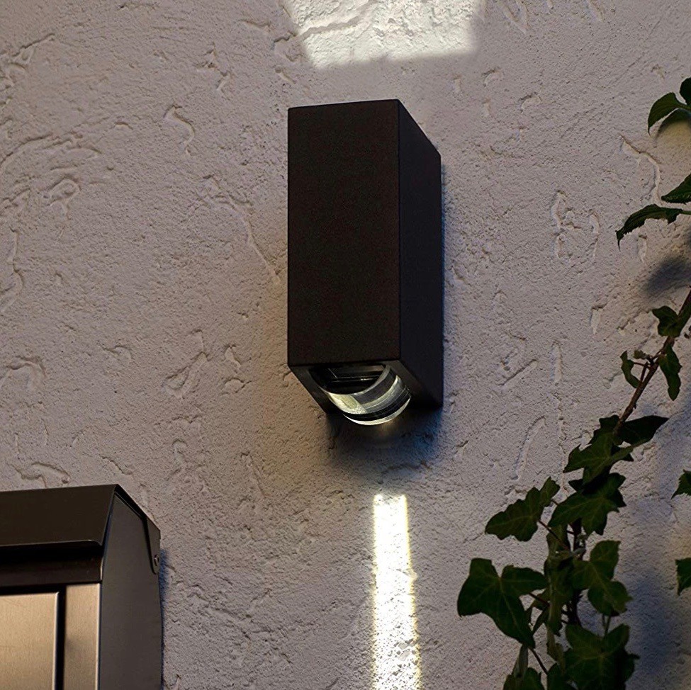71,95 € Free Shipping | Flood and spotlight 6W 16×10 cm. Bidirectional light output Aluminum and metal casting. Black Color