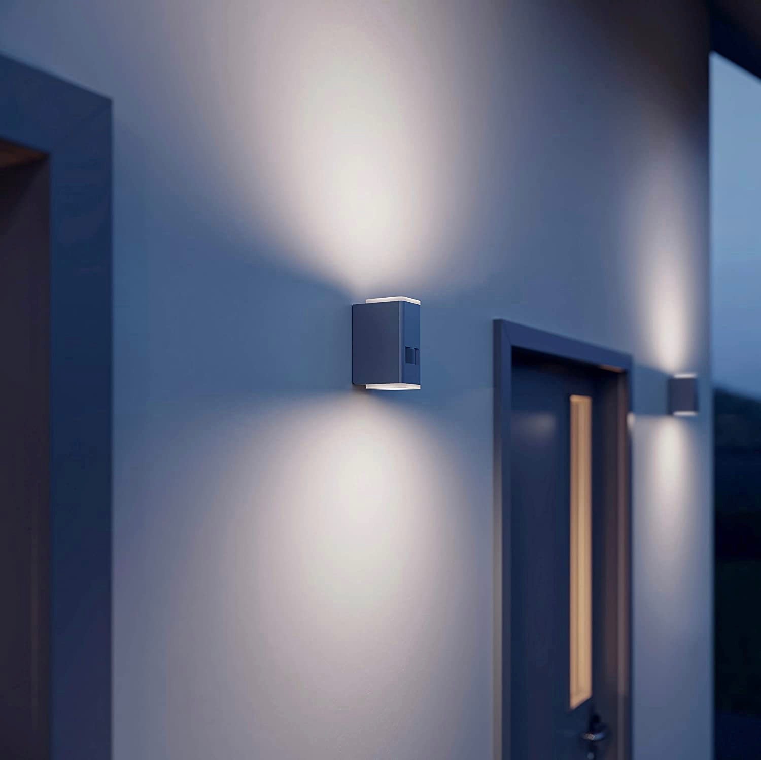 139,95 € Spedizione Gratuita | Applique da esterno 9W 14×9 cm. LED bidirezionali. Controllo tramite APP Smartphone e Bluetooth. Rilevatore di movimento Alluminio. Colore antracite