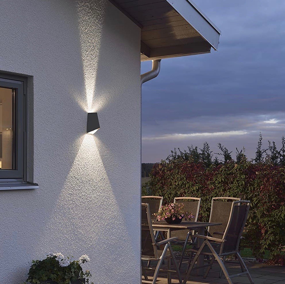 161,95 € Free Shipping | Outdoor wall light 8W 20×14 cm. Bidirectional LED light output Metal casting. Black Color
