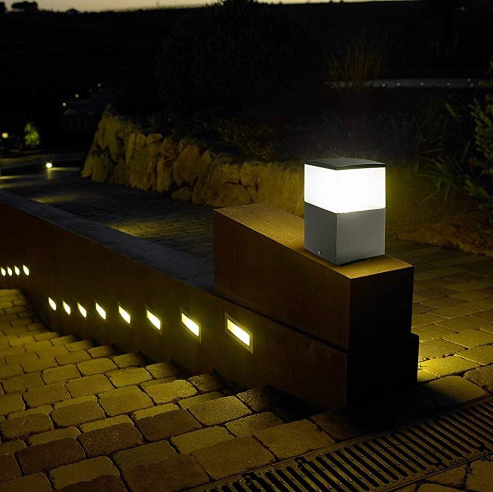 244,95 € Envío gratis | Baliza luminosa 100W 33×22 cm. LED Aluminio y pmma. Color gris