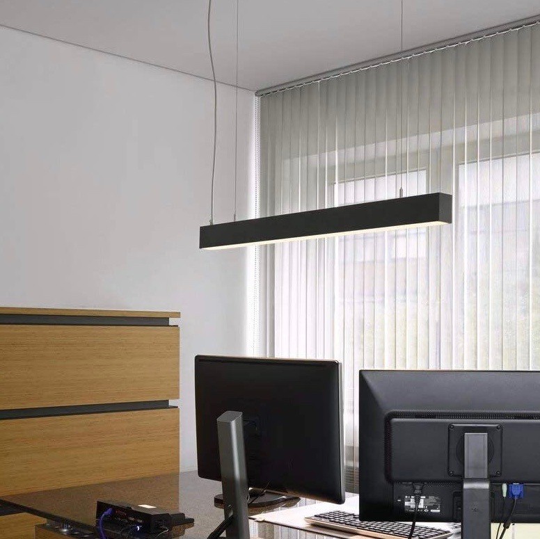 513,95 € Бесплатная доставка | Подвесной светильник 50W 101×7 cm. Алюминий и пмма. Чернить Цвет